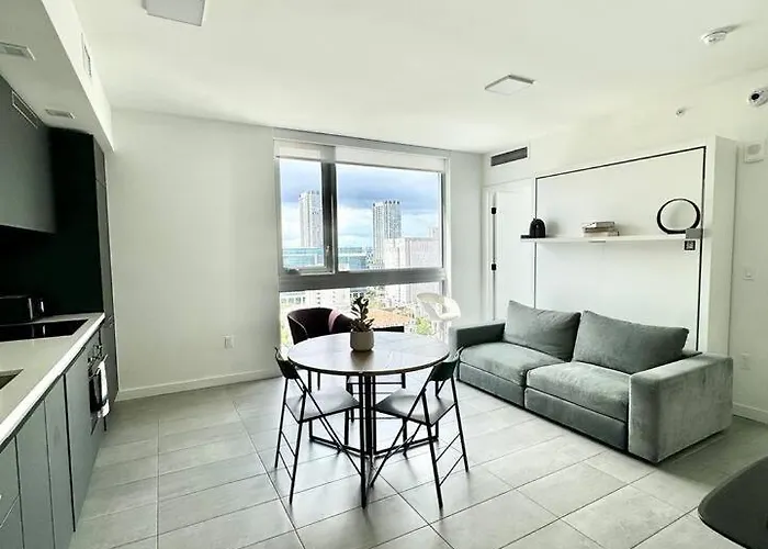 2 Bedrooms Design Condo Downtown Miami Pool And Gym
