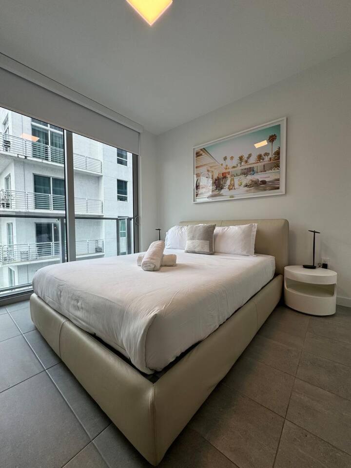 2 Bedrooms Design Downtown Pool And Gym *